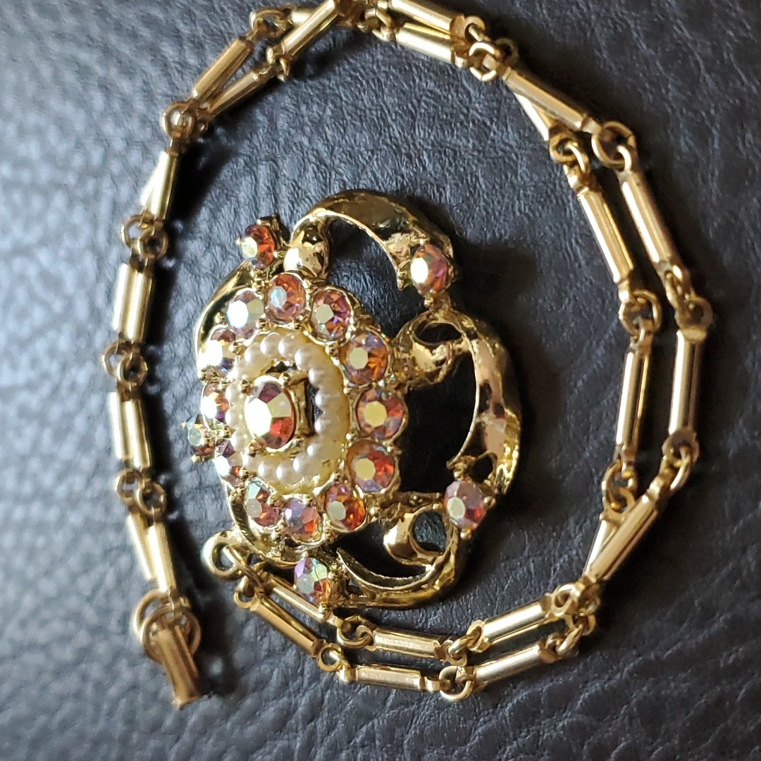 Vtg Necklace
